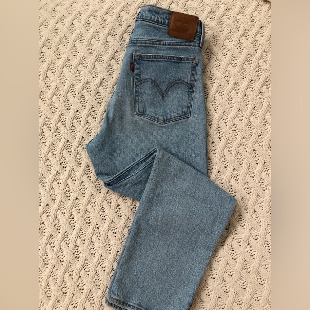 Levi's Wedgie Straight sz 29